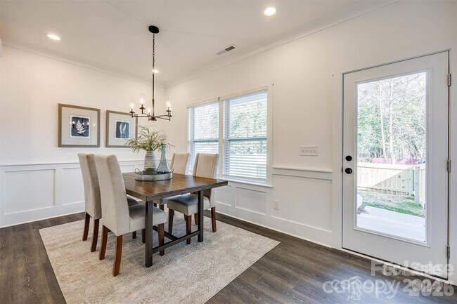 Building Photo - 1241 Eastway Dr