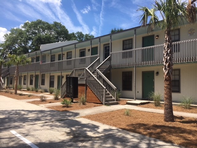 Building Photo - Creekside Commons Apartments