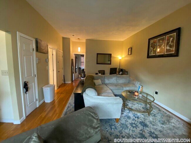 Building Photo - 606 Dorchester Ave