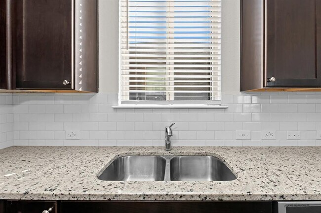 Building Photo - 457 Bedford Falls Ln