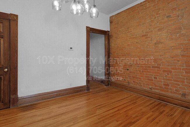 Building Photo - 317 E Kossuth St