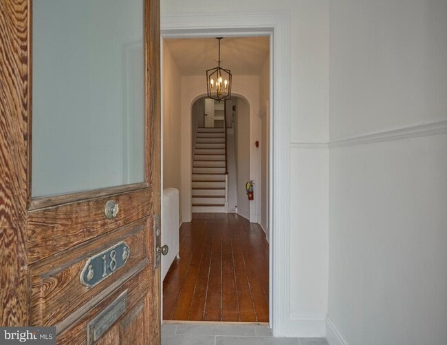 Building Photo - 18 W Bridge St