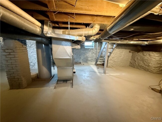 Building Photo - 213 W Main St