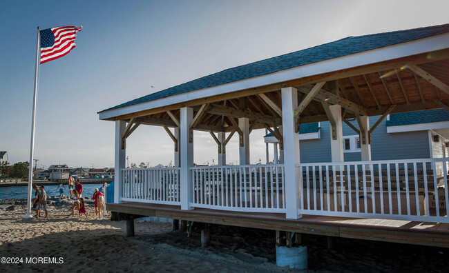 Building Photo - 289 Beach Front