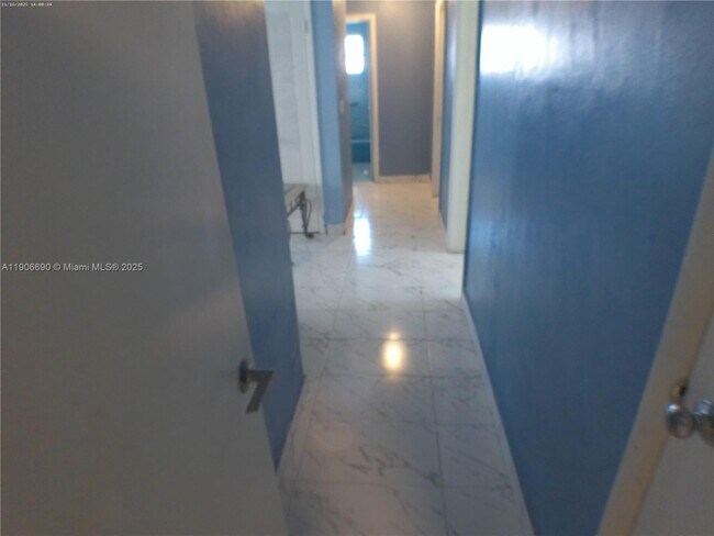 Building Photo - 5360 Fletcher St