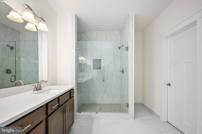 Building Photo - 354 Evermore Ln