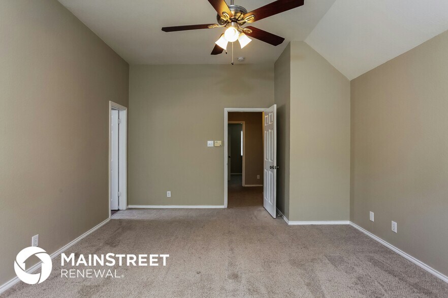 Building Photo - 8926 West Crk