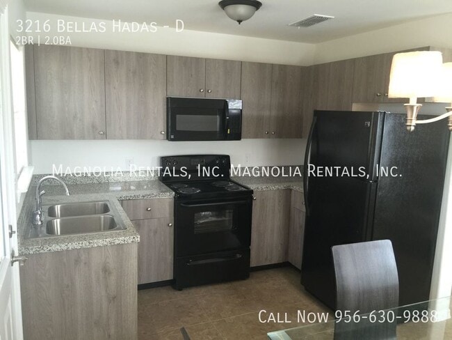 Building Photo - 3216 Bellas Hadas St