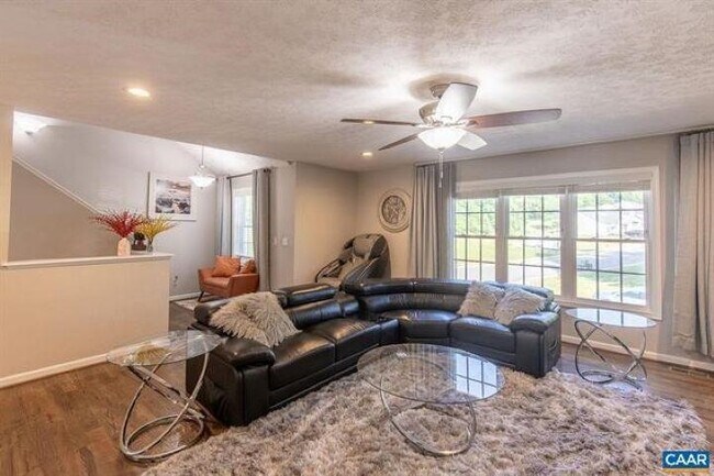 Building Photo - 15 Collinswood Wy