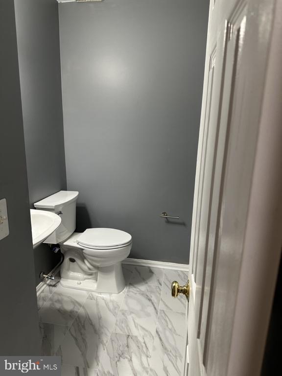 Building Photo - 22519 Maison Carree Square