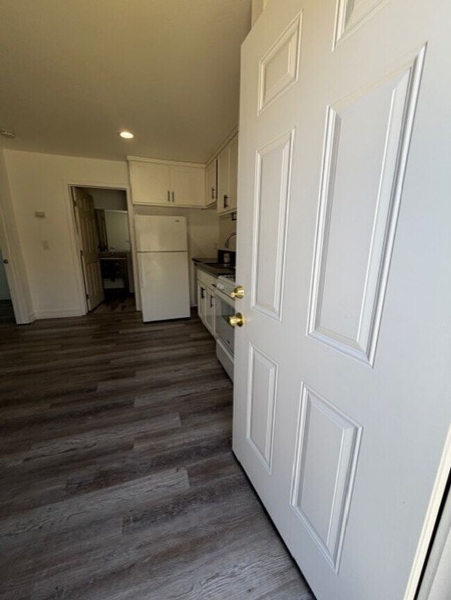 Building Photo - 3320 W 66th St