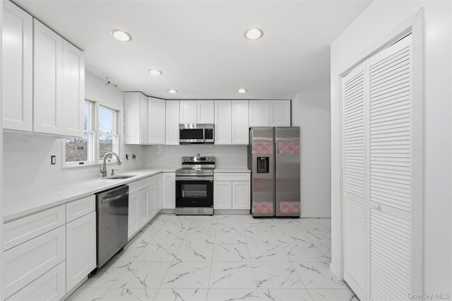 Building Photo - 1618 Morningview Dr