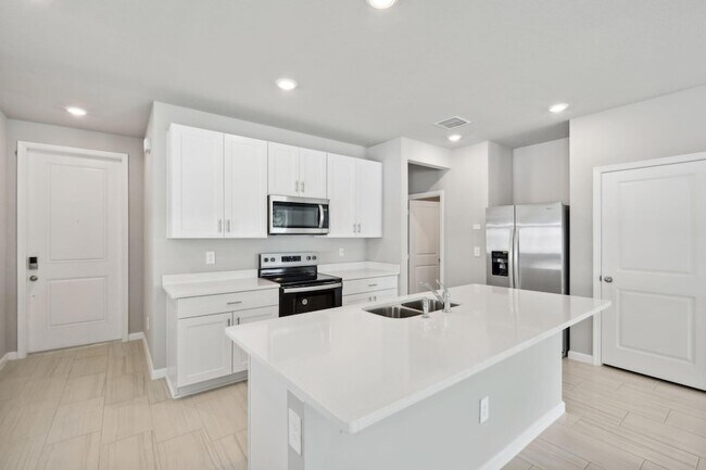 Building Photo - 423 Salisbury Cir