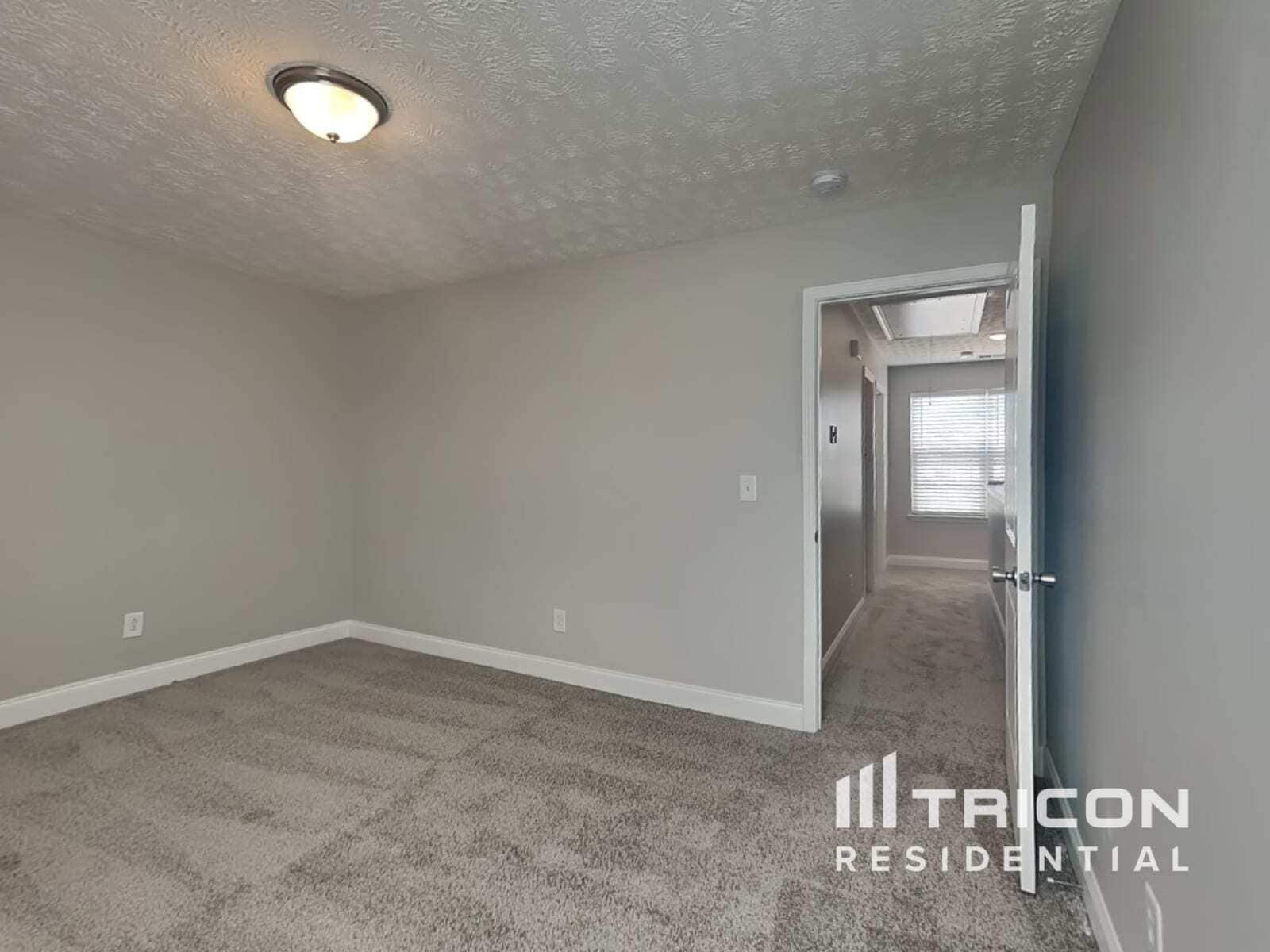 Building Photo - 1020 Berra Dr