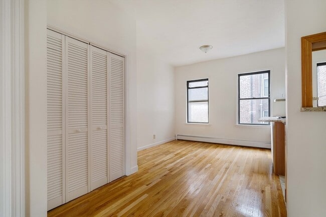 Building Photo - 195 Endicott St