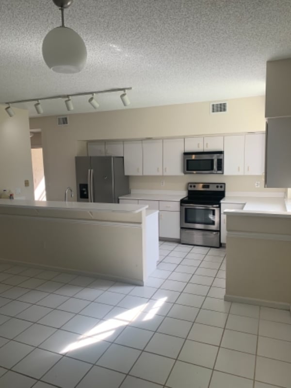 Building Photo - 8073 Aberdeen Dr