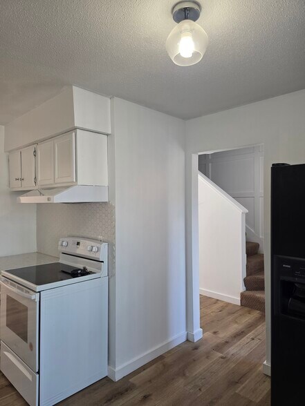 Building Photo - 11260 College Ave