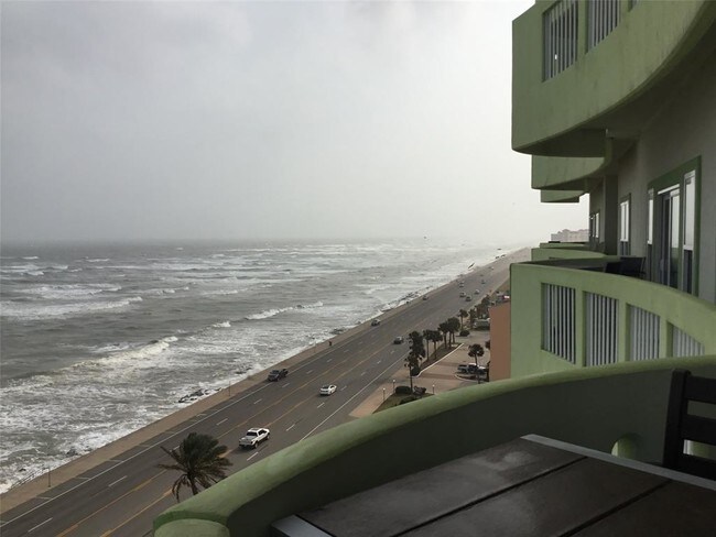 Building Photo - 9420 Seawall Blvd