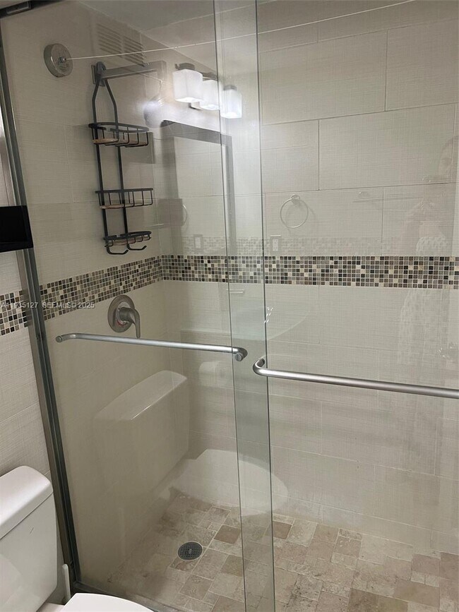 Building Photo - 2501 S Ocean Dr