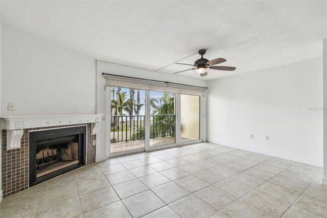 Building Photo - 7550 Sunshine Skyway Ln S
