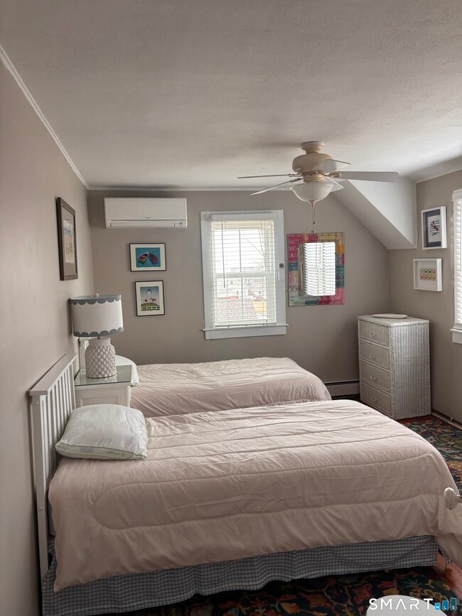 Building Photo - 11 Uncas Rd