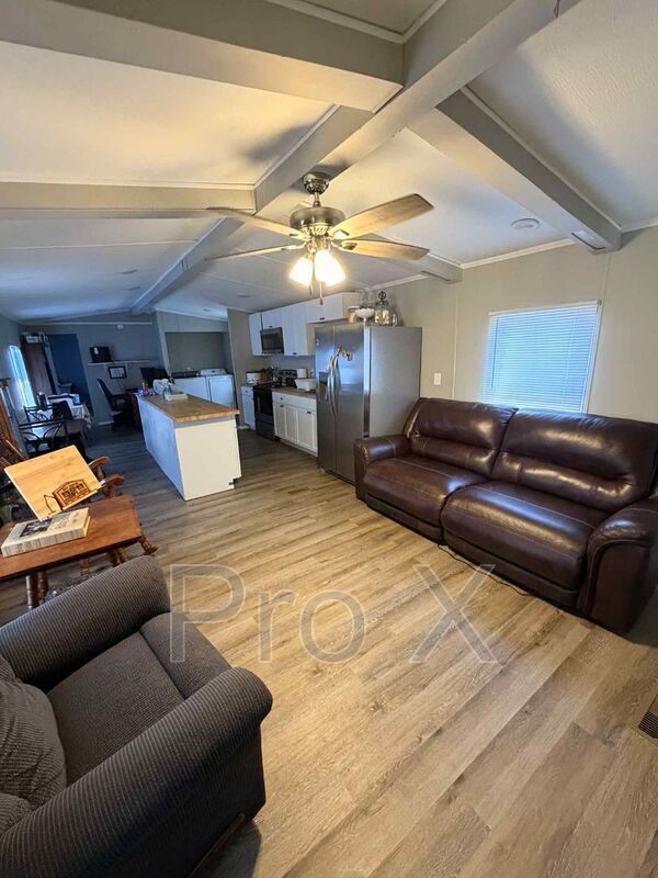 Building Photo - 300 S Madison St