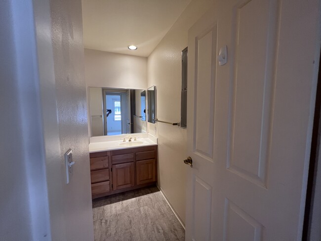 2nd Bathroom 3 - 95-1489 Ainamakua Dr