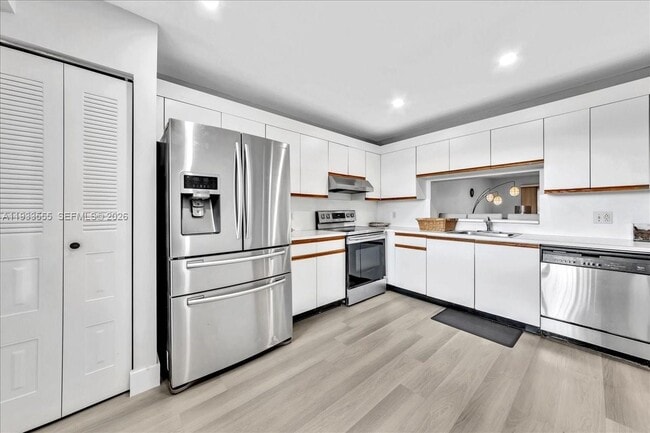 Building Photo - 13001 SW 11th Ct