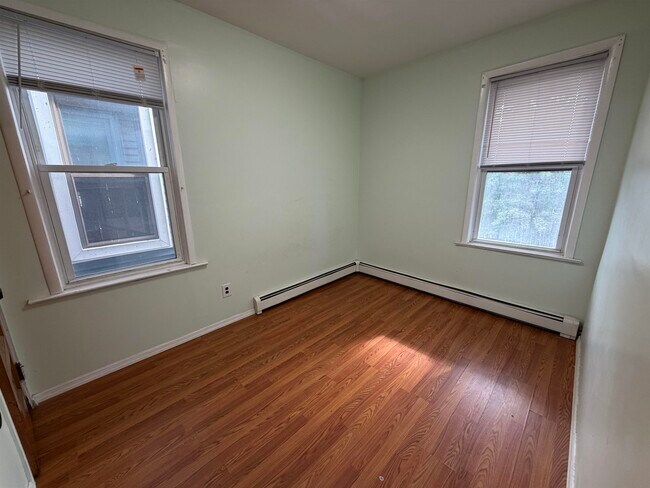 Building Photo - 358 Avenue A