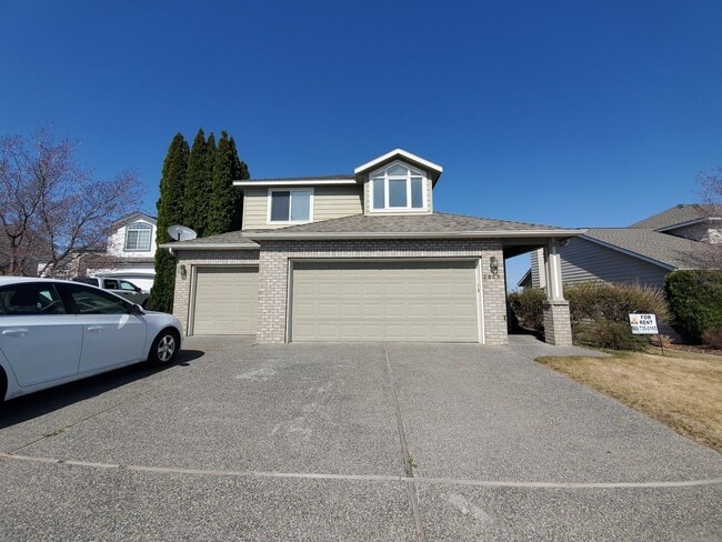 Primary Photo - 4-Bedroom, 2.5-Bath located in Horn Rapids...