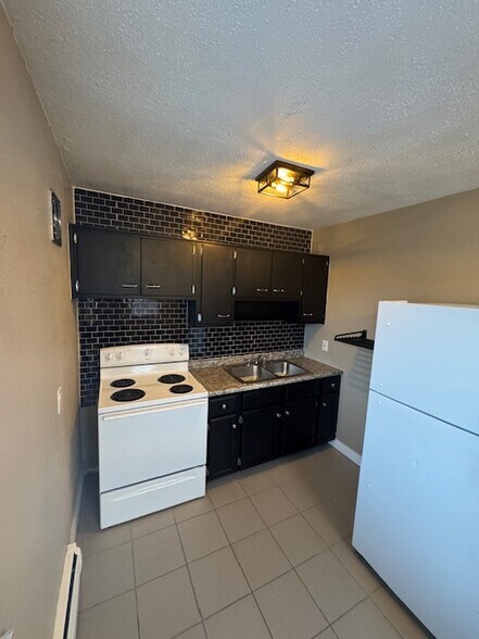 Kitchen - 3341 Parkcrest Ln