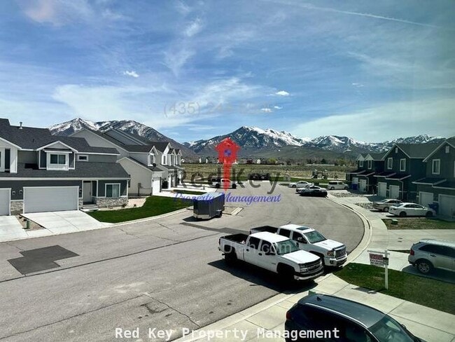 Building Photo - Glen Eagles Ct. Townhouse