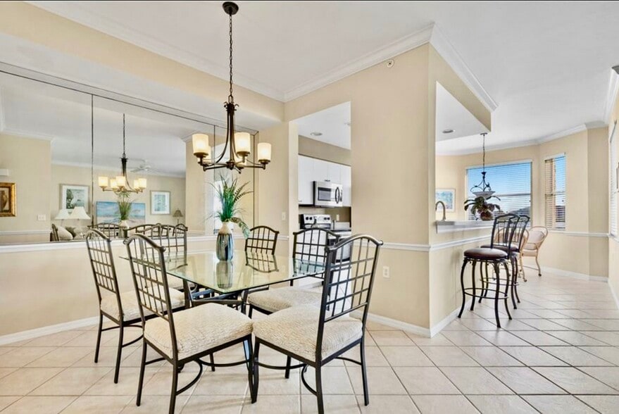 Building Photo - 10480 Washingtonia Palm Way