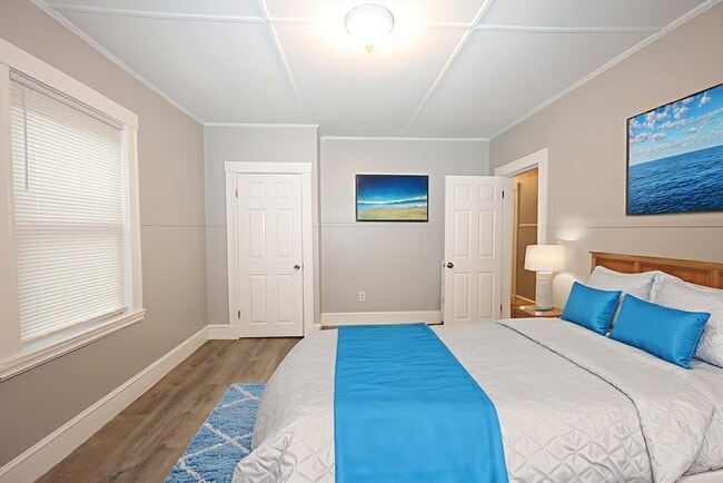 Building Photo - 23 Des Moines Rd