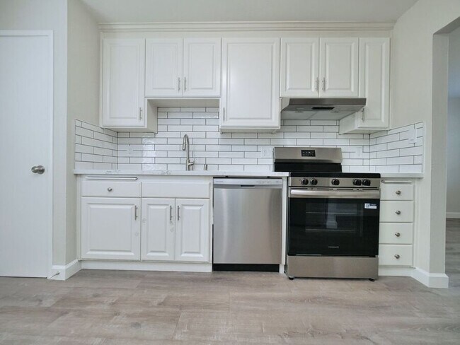 Building Photo - 16016 Marcella St