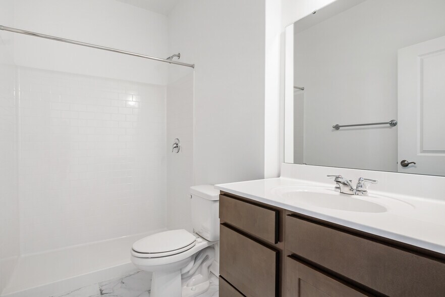 Building Photo - 1101 Balsam Ln