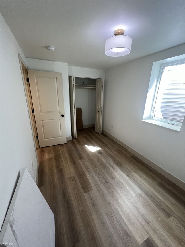 Primary Photo - Room for Rent, 1 bath 4plex - 2960 South D...