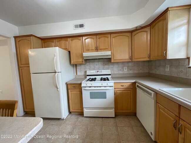 Building Photo - 694 Darlington Dr