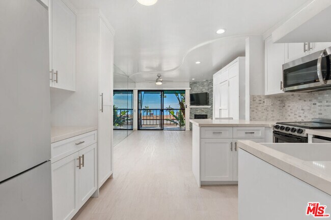 Building Photo - 26664 Seagull Way