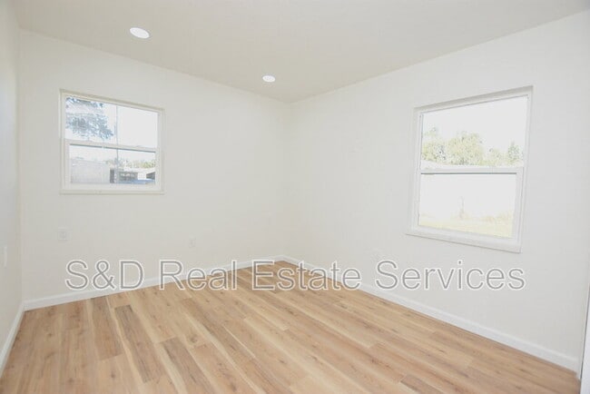 Building Photo - 2919 Hickory St