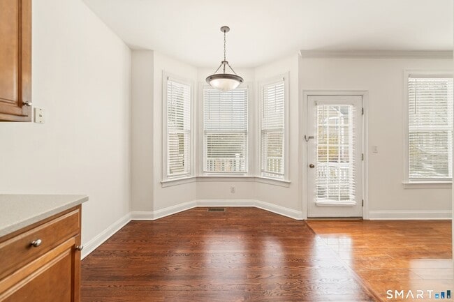 Building Photo - 13 Paulding Terrace