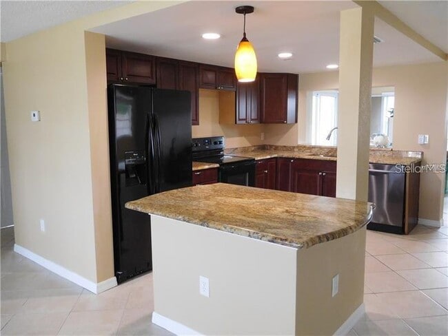 Building Photo - 7333 Sequoia Dr