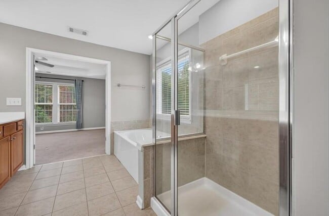 Building Photo - 740 Mayfair Ct