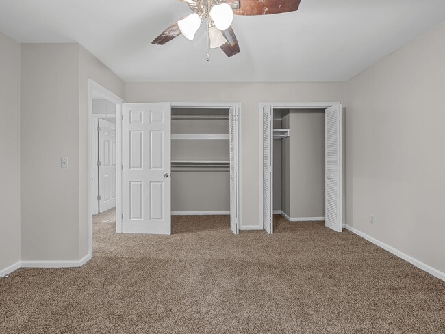 Building Photo - Charming 2BR/1.5BA Townhouse – Pets Welcom...