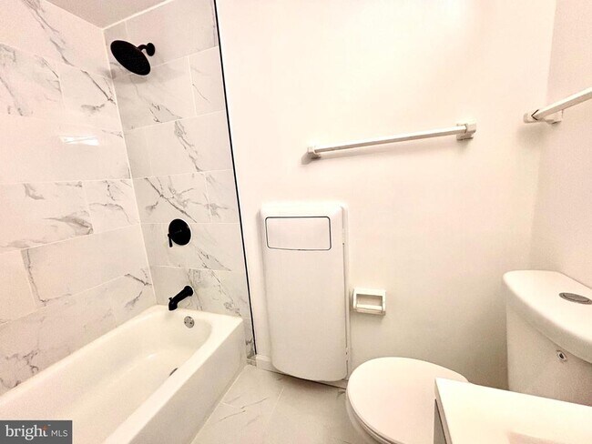 Building Photo - 546 Wilson Bridge Dr