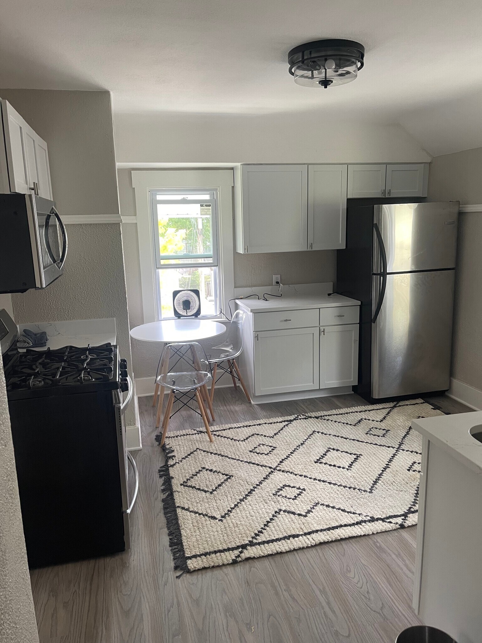 Building Photo - 931 S 74th St