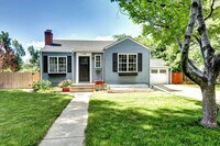 Building Photo - Beautiful 4 Bedroom 2 Bath Single Family H...