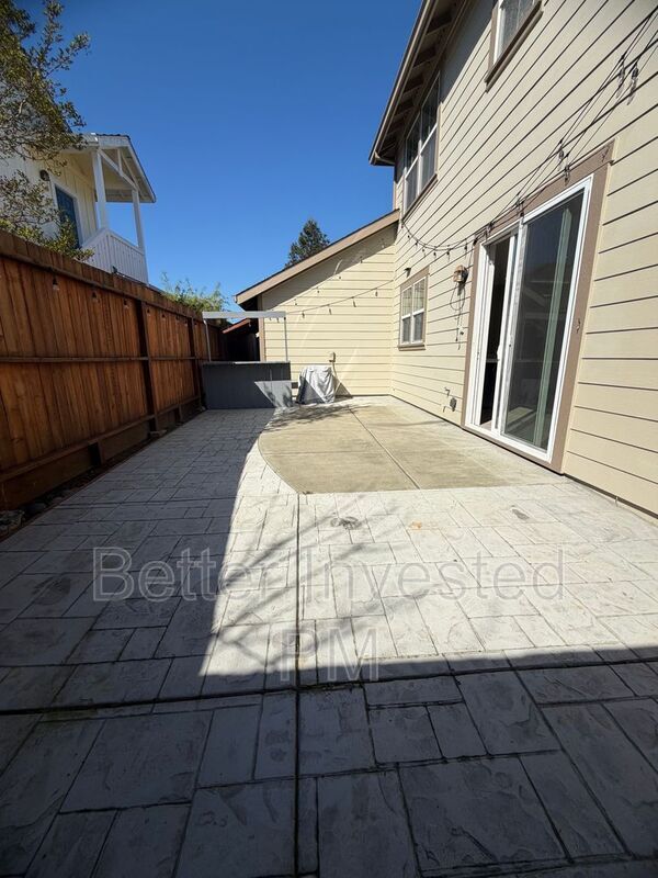 Building Photo - 2455 Prairie Ln