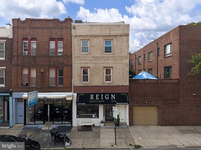 Building Photo - 506 S 5th St