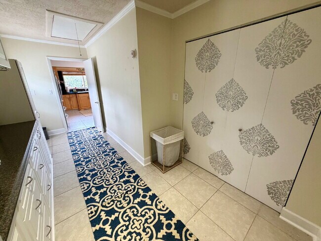 Building Photo - Gorgeous Pool Home in Satellite Beach!!